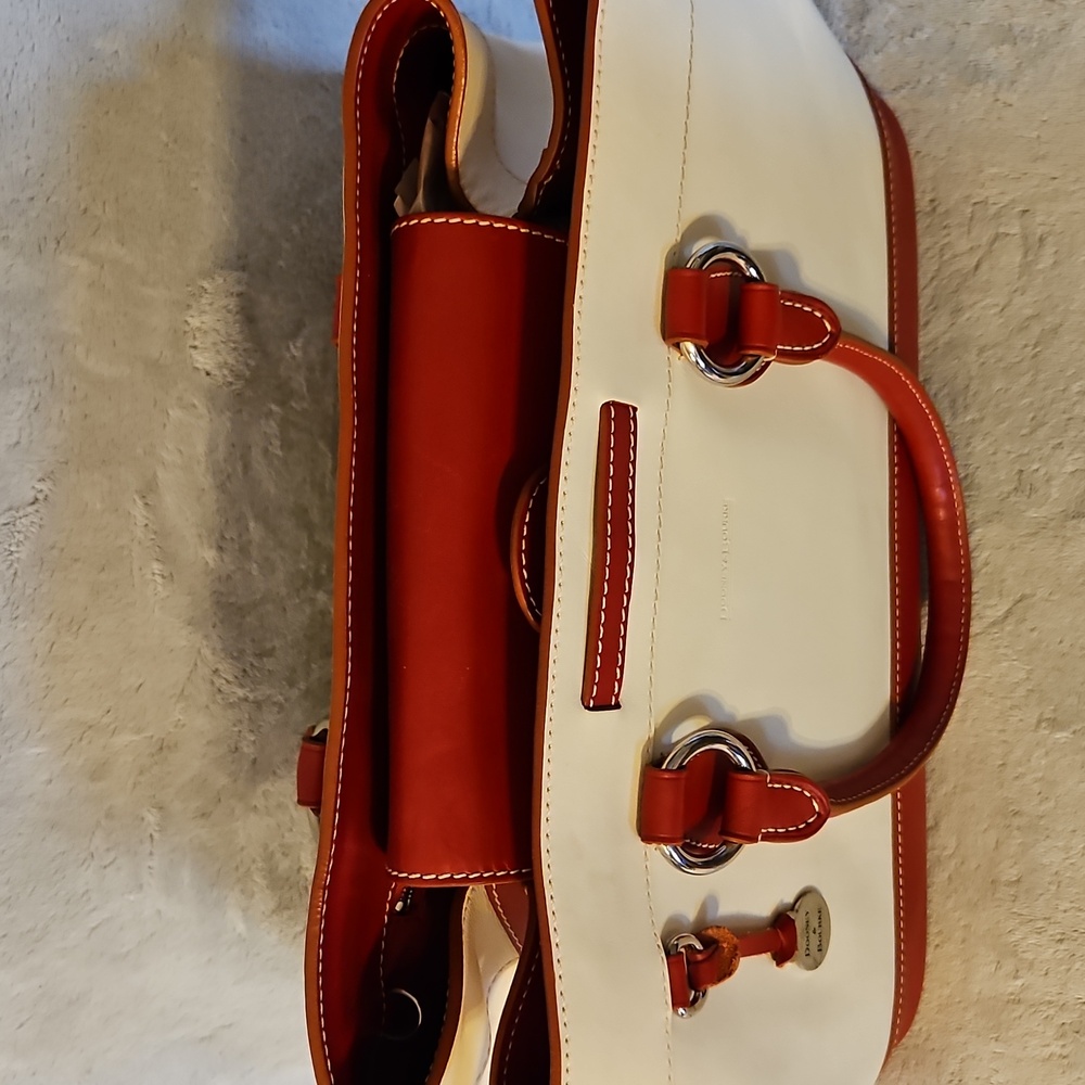 Alto Dooney & Bourke Satchel - Picture 12 of 14